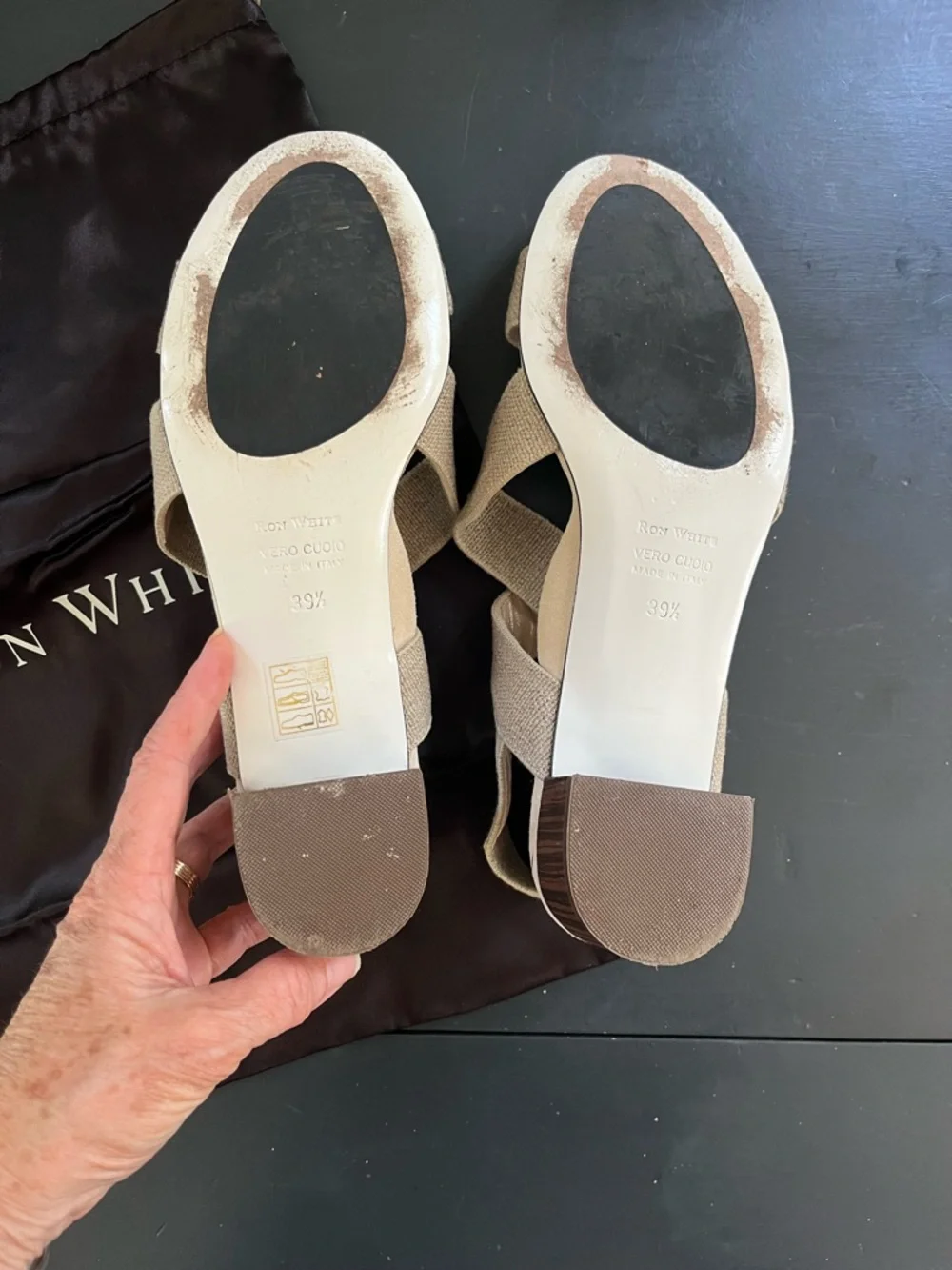 Ron White Women's Edie Tan Cross-Strap Sandals Sz 39.5/9.5 Comport Old Money